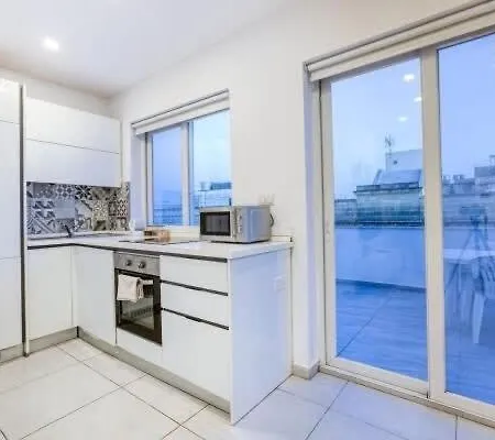 Fiftynine Penthouse In Heart Of 5 Floriana