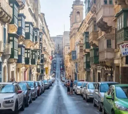 Fiftynine Penthouse In Heart Of Флориана