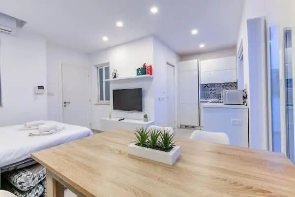 Apartment Fiftynine Penthouse In Heart Of *